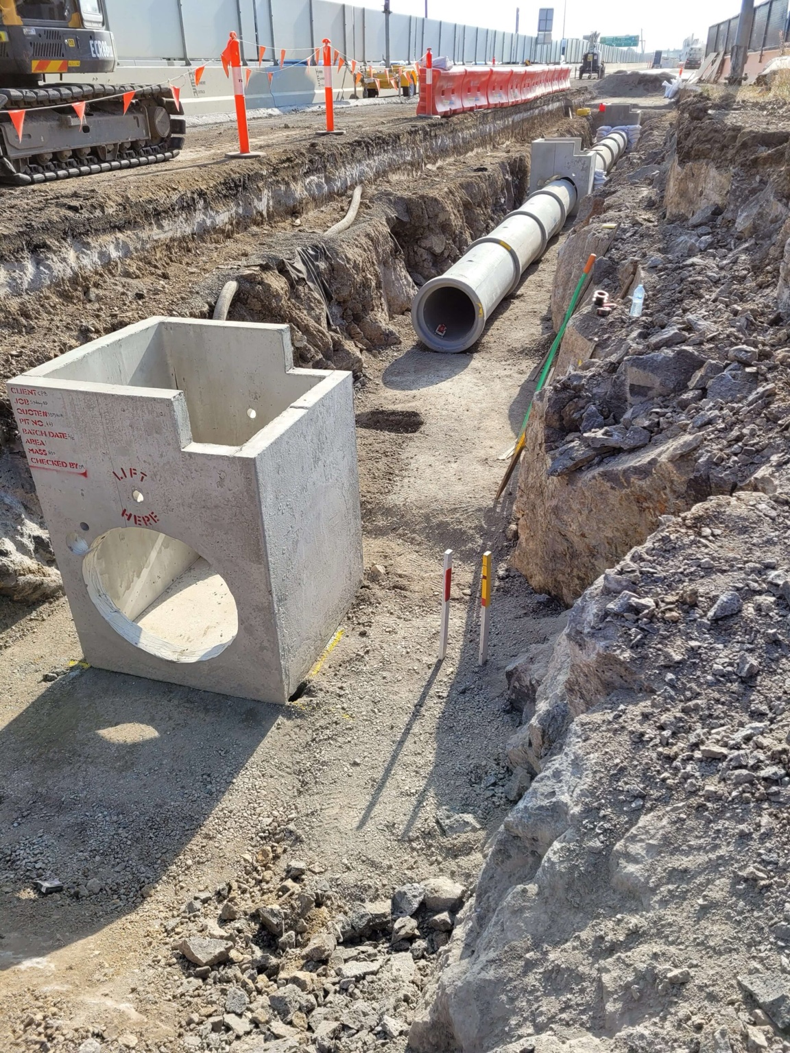 Stormwater drainage pipe and concrete pit installation
