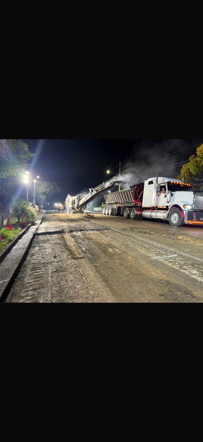 QLD Civil roadworks crew operating at night